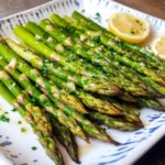 Leckerer Gurkensalat mit cremigem Joghurt-Dressing